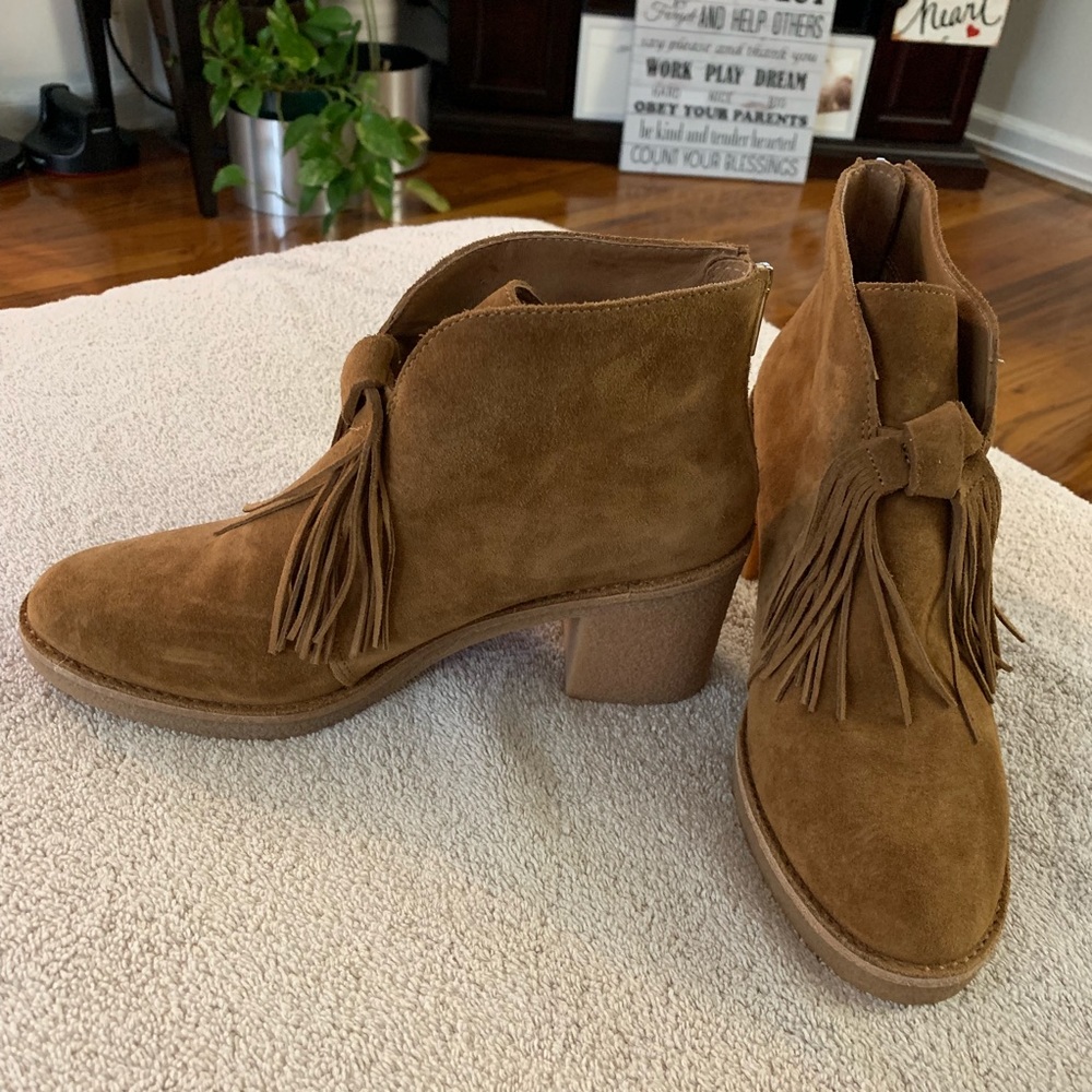 NWOT🛍 Ugg Corin Tan Suede Boots